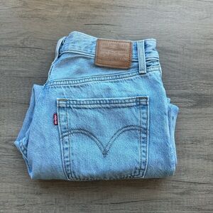 Levi’s Ribcage Jeans